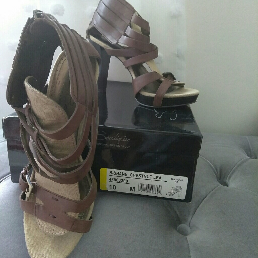 Sandals - Picture 3 of 3